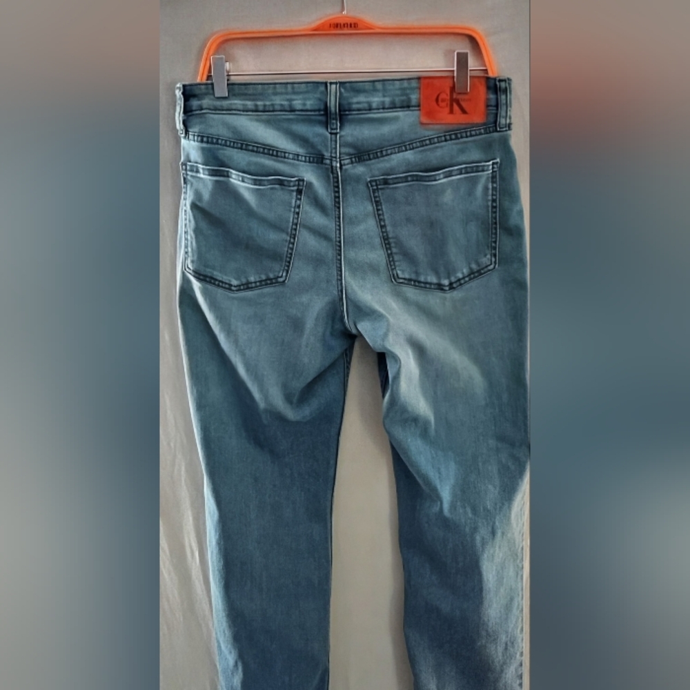 Calvin Klein Men's Slim Jeans in Blue - Picture 5 of 5